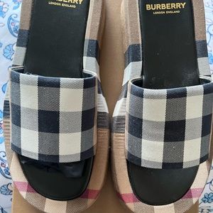 Women Burberry Sandals